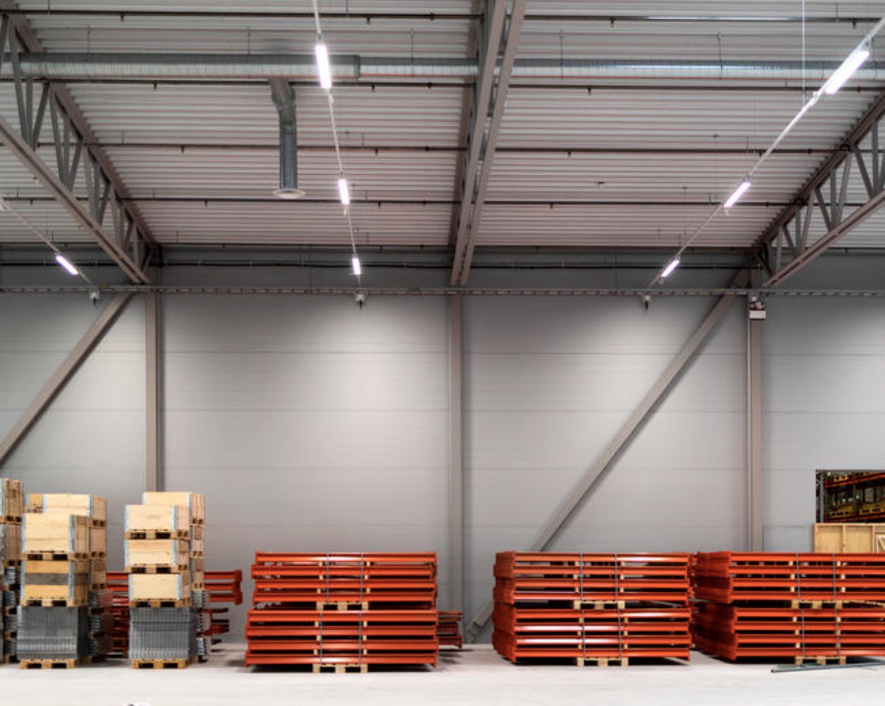 logistic-center-lighting-ip23-for-rope-installation-surface-mounting-1 logistic-center-lighting-ip23-for-rope-installation-surface-mounting-1