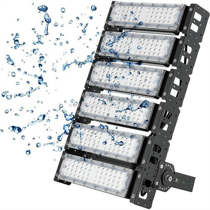 Lampu Sorot Stadium Bola Sepak Kalis Air 900W