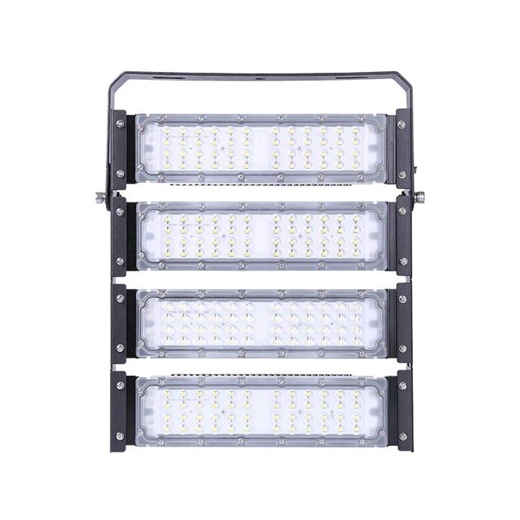 Gelanggang Tenis Diterajui Lampu Sorot
