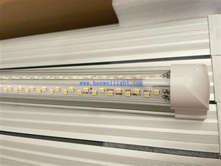 Mentol Pendarfluor LED 8 Kaki 72W Berbentuk V